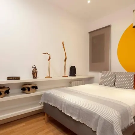 Centric 2 Bedroom With A Private Lovely Terrace Appartement *